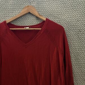 GAP Women's Red Merino Wool Blend V-Neck Sweater Large Petite Soft Minimalist